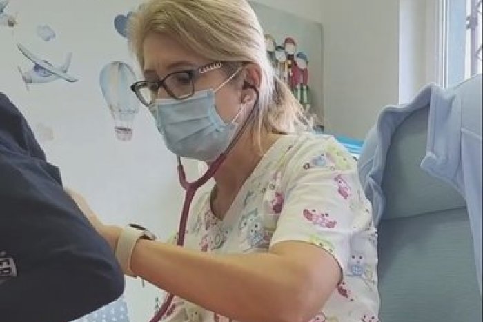 Ilustračný obrázok k článku Popradská lekárka o respiračných ochoreniach: S miernym soplíkom dieťa nemusí ostať doma