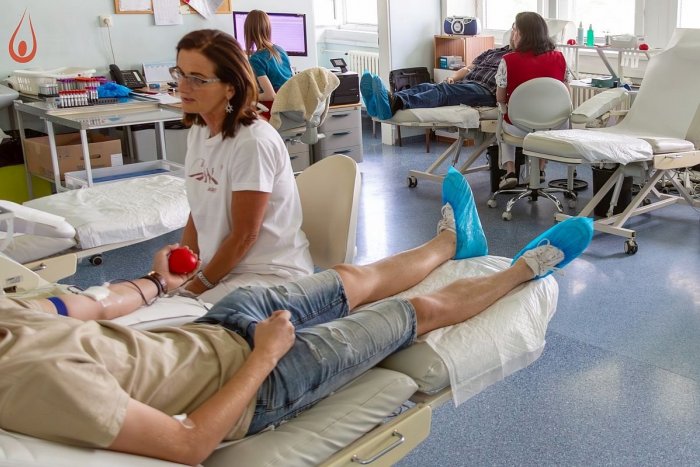 Ilustračný obrázok k článku Ak môžete, utekajte darovať krv! Zásoby TEJTO skupiny sú HRANIČNÉ