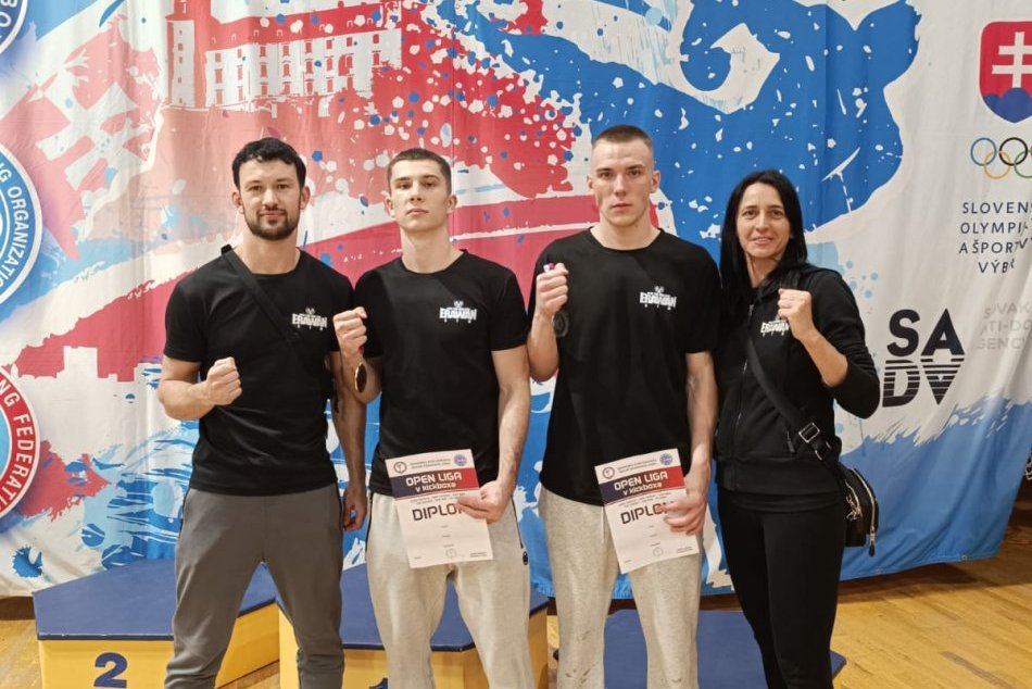 Ilustračný obrázok k článku Skvelá vizitka pre bystrický klub: Mladí KICKBOXERI vybojovali hneď 2 cenné kovy, FOTO