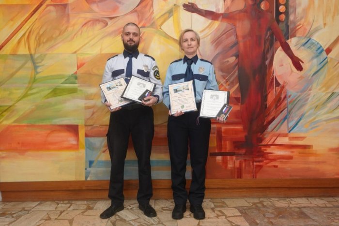 Ilustračný obrázok k článku Mestskí policajti v Snine zachránili muža v bezvedomí: Nebyť nich zásahu, udusil by sa