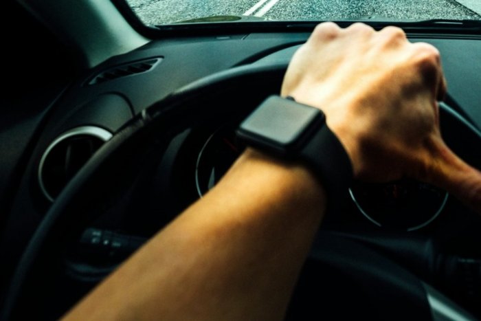 Ilustračný obrázok k článku Vodiči, POZOR: Dochádza k ZMENE hlavnej cesty na frekventovanej križovatke!