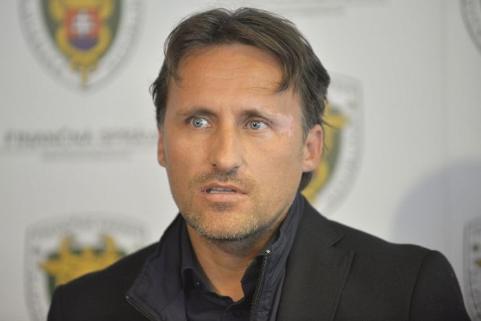 Ilustračný obrázok k článku Obvinenie NAKA za obrovské úplatky! Kajúcnik Makó má lietať vo veľkých PROBLÉMOCH