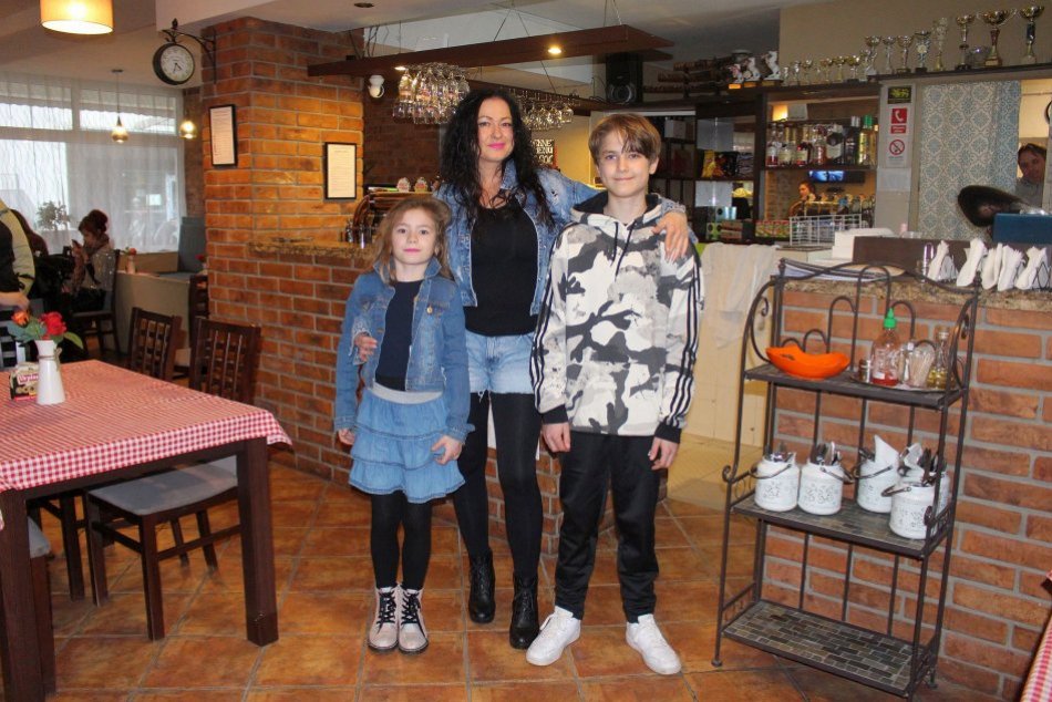 Ilustračný obrázok k článku Po KRITIKE prišli veľké ZMENY: Som za herečku, teší sa majiteľka podniku zo šou NA NOŽE