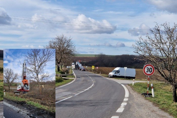 Ilustračný obrázok k článku Rozbitú cestu medzi Vrábľami a Golianovom opravia: STOVKY stromov vyrúbali