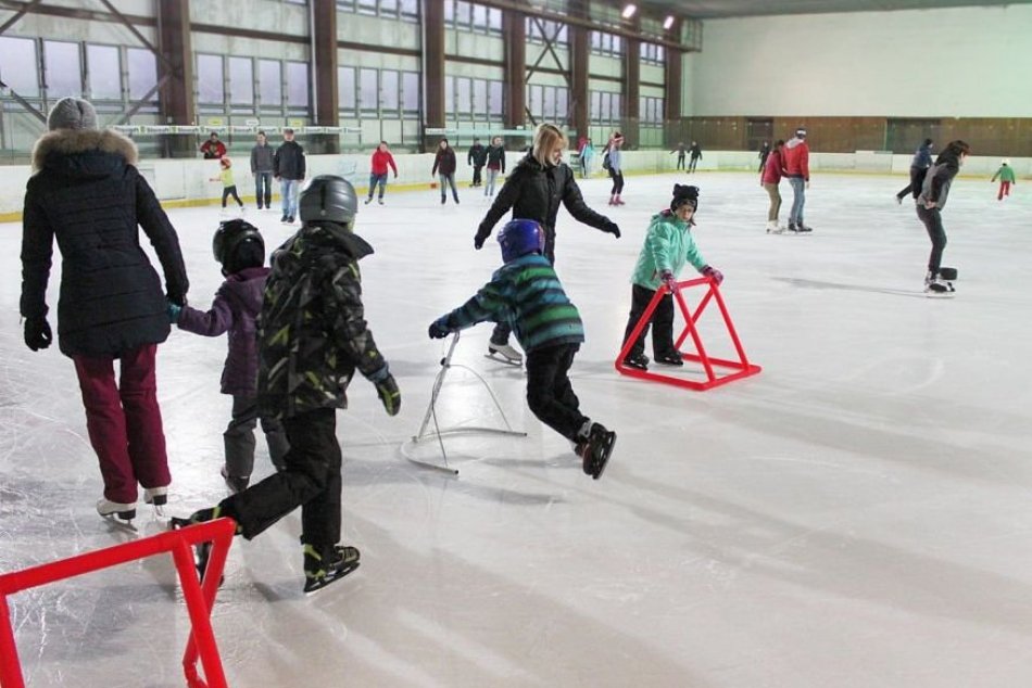 Ilustračný obrázok k článku Chcete sa SCHLADIŤ na ľade? Korčuľovanie na ZIMÁKU bude možné DVAKRÁT do týždňa