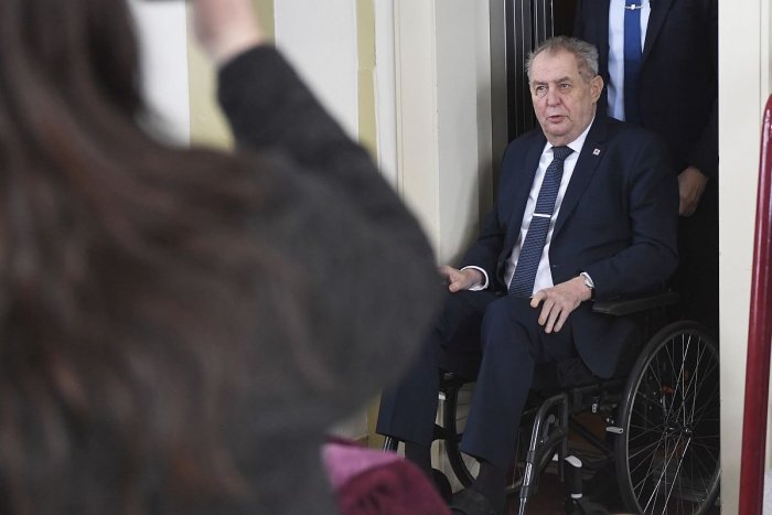 Ilustračný obrázok k článku Českého exprezidenta museli OPEROVAŤ: Zeman je vo VÁŽNOM stave!