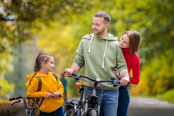 Ilustračný obrázok k článku Pre dieťa je rodič vzorom. Platí to pri stravovaní aj pohybe