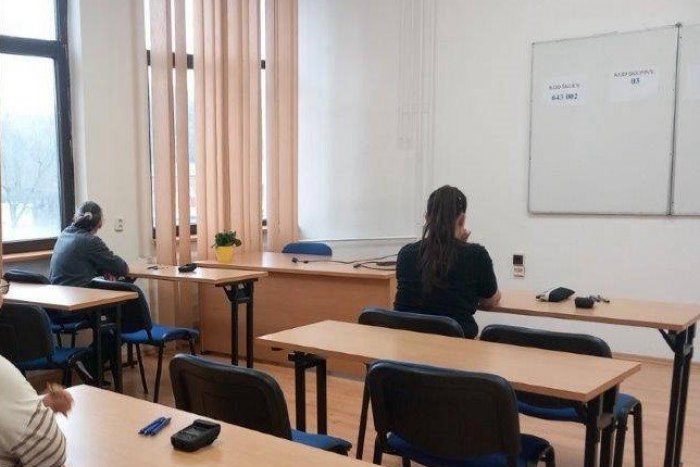 Ilustračný obrázok k článku V štúdiu pokračujú za mrežami: V Nitre maturujú aj odsúdené väzenkyne