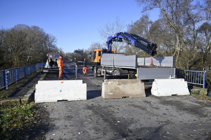 Ilustračný obrázok k článku Dobrá správa pre vodičov: Uzavretý most vo Vojanoch sprejazdnia, našlo sa RIEŠENIE