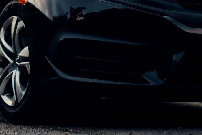 Ilustračný obrázok k článku Muž v Košiciach skočil pod auto. Život mu zachránili mestskí policajti