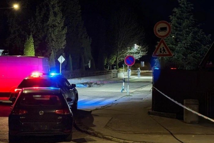 Ilustračný obrázok k článku Tragická streľba v Senici: Prípad vyšetrujú ako obzvlášť závažný zločin vraždy