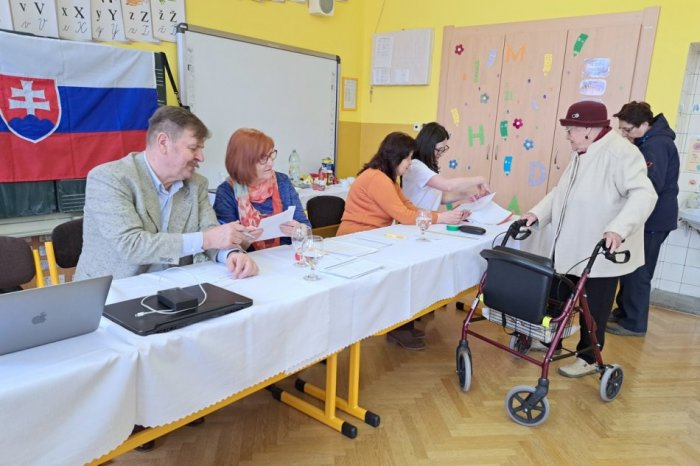 Ilustračný obrázok k článku Desiatky slovenských obcí čakajú VOĽBY: Spoznajú nových starostov aj poslancov