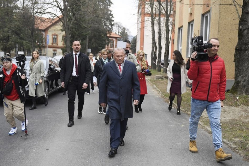 Ilustračný obrázok k článku Voliť novú hlavu štátu bol aj Schuster: Ako prezident som sľuboval tri veci, TÚTO som nesplnil