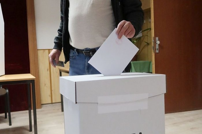 Ilustračný obrázok k článku PRIESKUM odhalil, či dôverujeme politickým stranám: Štvrtina Slovákov by volila "menšie zlo"