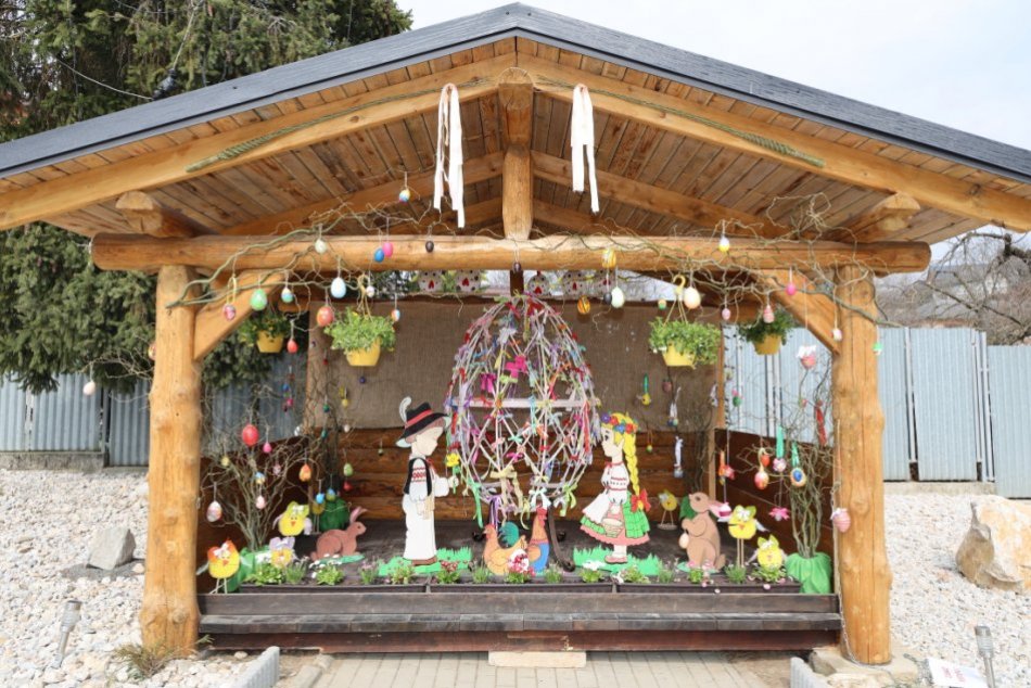 Ilustračný obrázok k článku Takú im môže závidieť aj Prešov! V Hermanovciach majú úžasnú veľkonočnú výzdobu, FOTO