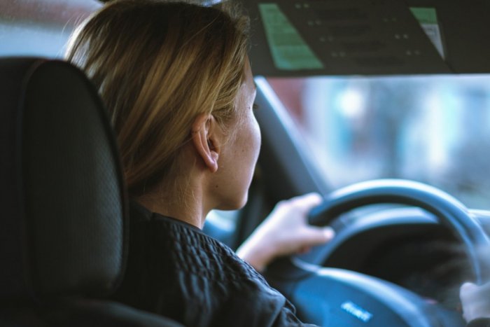 Ilustračný obrázok k článku Krásny prejav ĽUDSKOSTI pred Vianocami: Danu s kamarátkou ZACHRÁNIL tajomný vodič