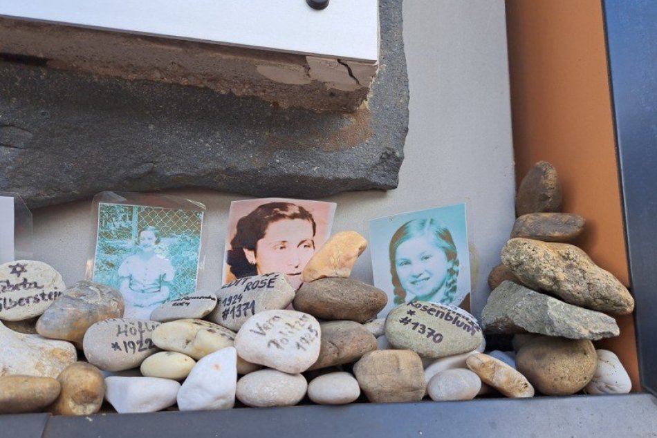 Ilustračný obrázok k článku V Poprade spomínali na prvý transport židoviek: V súčasnosti už nežije žiadna z nich, FOTO