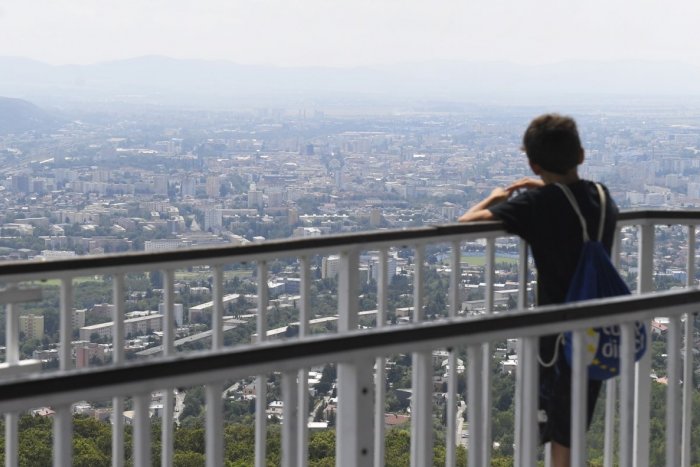 Ilustračný obrázok k článku Skvelý tip na veľkonočnú prechádzku: Počas sviatkov bude OTVORENÁ vyhliadková veža Hradová