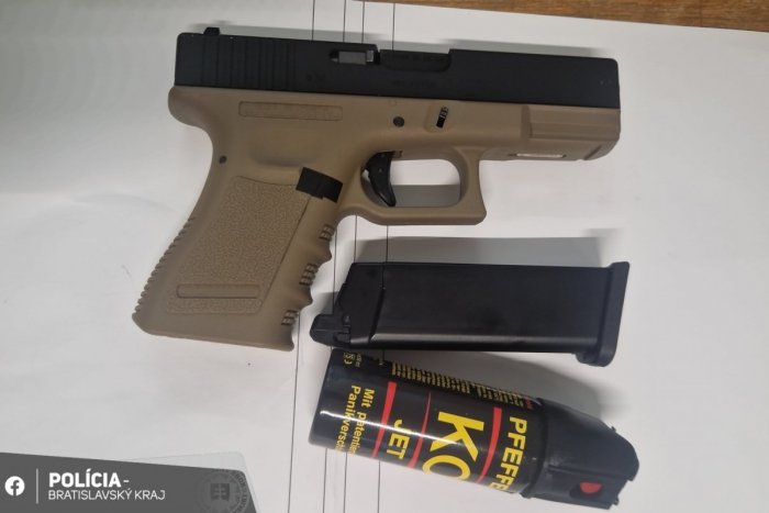 Ilustračný obrázok k článku Tínedžeri sa už po prázdninách do školy nevrátili: VYDIERALI a vyhrážali sa rovesníkom!