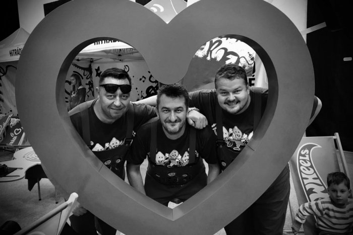 Ilustračný obrázok k článku Obrovská rana pre fanúšikov! ZOMREL spevák († 53) kapely Maxim Turbulenc