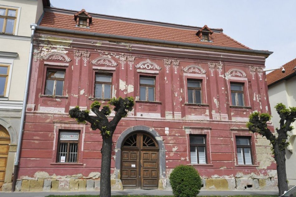 Ilustračný obrázok k článku Meštiansky dom v Levoči musia obnoviť: Niektoré priestory už sú napadnuté hubami, FOTO