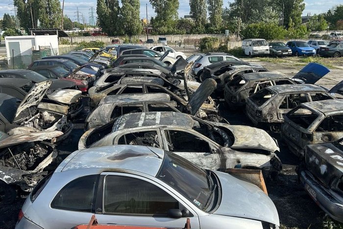 Ilustračný obrázok k článku V Bratislave úradoval PODPAĽAČ: V jedinom areáli ZHORELO 16 áut!