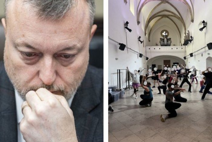 Ilustračný obrázok k článku Sodoma a Gomora v KOSTOLE nebola: Milan Krajniak sa STRÁPNIL svojím "poburujúcim" statusom