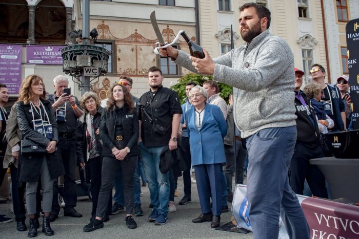 Ilustračný obrázok k článku TOP 10 víkendových lákadiel v Bystrici: Víno bude tiecť potokmi, prídu aj hudobné HVIEZDY