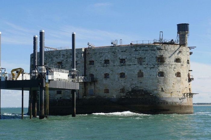 Ilustračný obrázok k článku Spomínate si ešte na Pevnosť Boyard? Legendárnej stavbe hrozí SKAZA