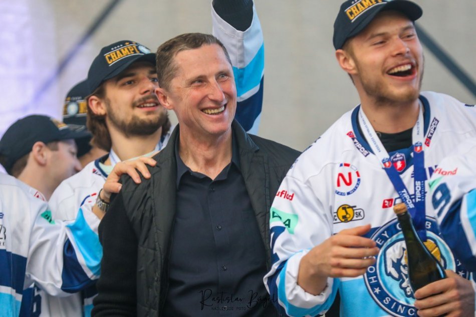 Ilustračný obrázok k článku Hokejová Nitra sa lúči s trénerom: Antonín Stavjaňa odchádza do Česka