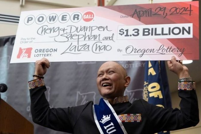 Ilustračný obrázok k článku ŽIVOTNÁ výhra 1,3 miliardy dolárov: Vyhral ich imigrant s RAKOVINOU. Zachránia ho?