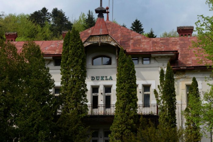 Ilustračný obrázok k článku Hovorilo sa o tom roky: Prvé práce na hoteli Dukla v Bardejovských kúpeľoch KONEČNE začali