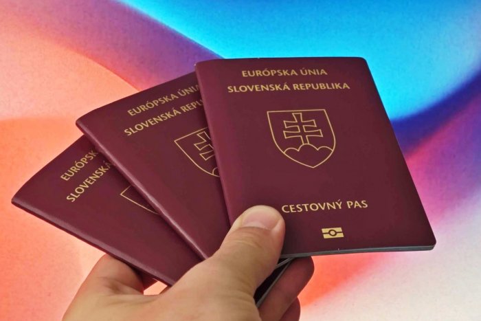 Ilustračný obrázok k článku Vybavujete pas pre dieťa, no jeho vydanie MEŠKÁ? Nevešajte hlavu! Máte aj TÚTO možnosť