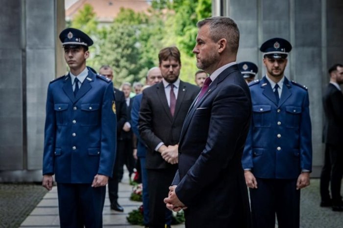 Ilustračný obrázok k článku Pellegrini je ochotný ponúknuť Bratislavu na mierové rokovania