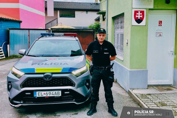 Ilustračný obrázok k článku HRDINSKÝ čin policajta: Zo ZADYMENÉHO bytu pomohol ZACHRÁNIŤ dvoch ľudí