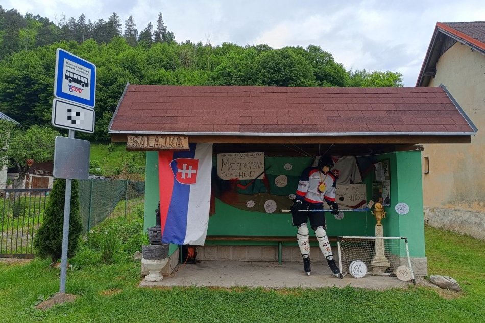 Ilustračný obrázok k článku Niektoré ZASTÁVKY majú vskutku KURIÓZNE názvy: Ľudia vystupujú pri výkrmni aj pri dome 288