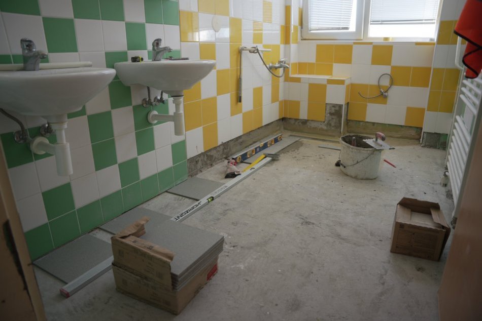 Ilustračný obrázok k článku Projekt za vyše 150-tisíc eur: Zariadenie pre seniorov na Zobore prechádza rekonštrukciou