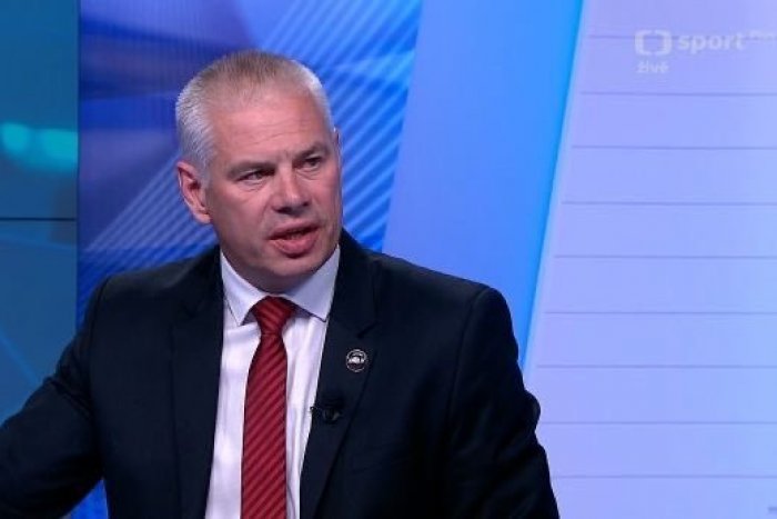 Ilustračný obrázok k článku Český spolukomentátor MS mal AUTONEHODU! Skončil v nemocnici, má desať zlomenín