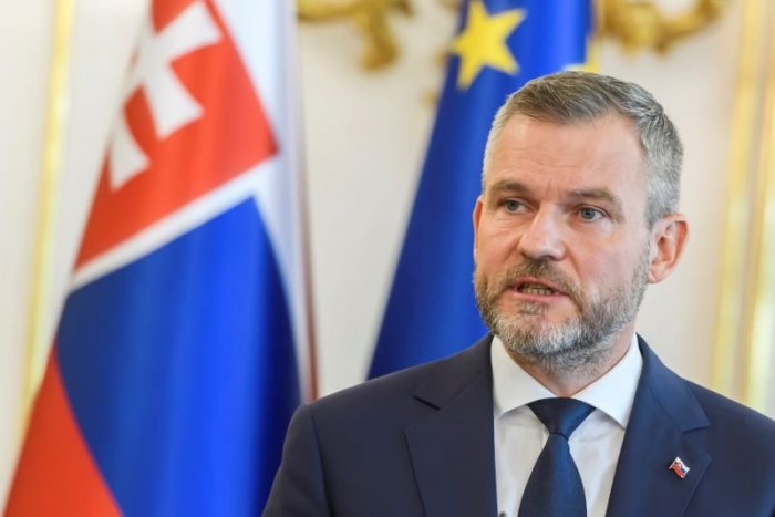 Ilustračný obrázok k článku Pellegrini sa zhováral s Ficom: Premiér unikol smrti o vlások, jeho stav je naďalej VÁŽNY