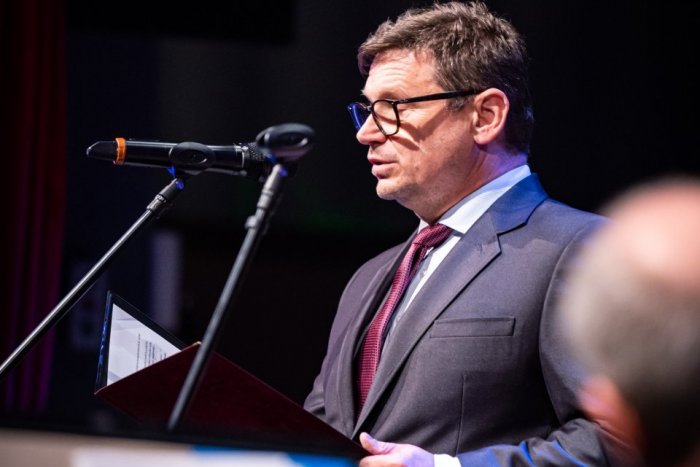 Ilustračný obrázok k článku Primátor Oľha o atentáte na premiéra: Ohavný útok odsudzujem, je to zvrátený čin