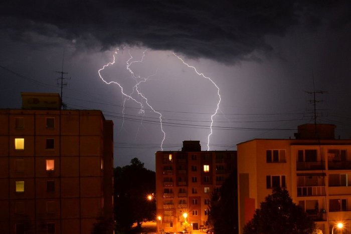 Ilustračný obrázok k článku Vedci si posvietili na búrky a prišli na to: TIETO miesta sú na BLESKY náchylnejšie!