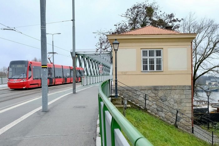 Ilustračný obrázok k článku Už sa to blíži! Prezradili, kedy by mala byť DOKONČENÁ obnova Mýtneho domčeka