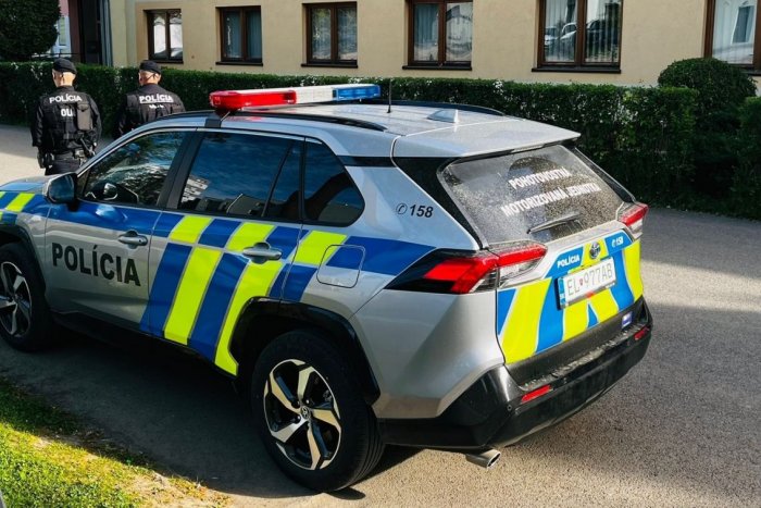 Ilustračný obrázok k článku Dráma v Prešove: Ozbrojený muž začal po hádke STRIEĽAŤ z pištole!