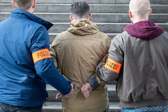 Ilustračný obrázok k článku ŠIALENÉ, čo sa stalo vo Švajčiarsku! NAHÁČ napádal ľudí, jedna bežkyňa ZOMRELA