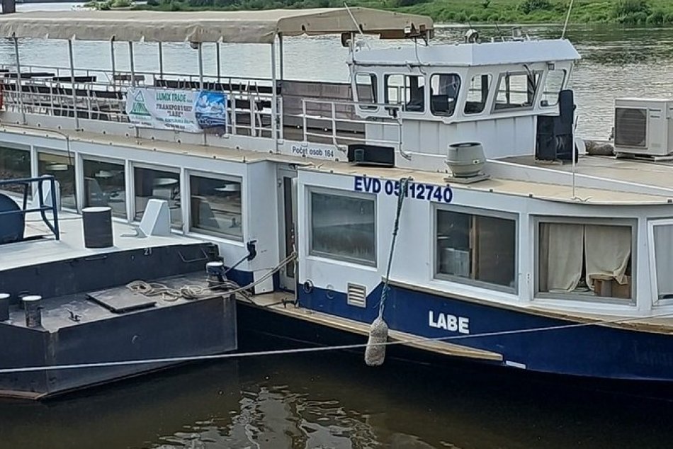 Ilustračný obrázok k článku Má kapacitu 164 osôb, slnečnú palubu, salón aj bar. Po Šírave sa bude plaviť nová výletná loď