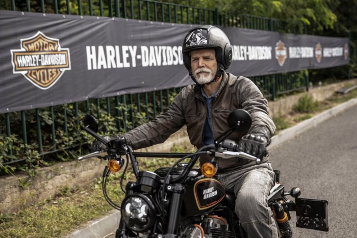 Ilustračný obrázok k článku Český prezident sa ZRANIL pri jazde na motorke: Petr Pavel skončil v NEMOCNICI