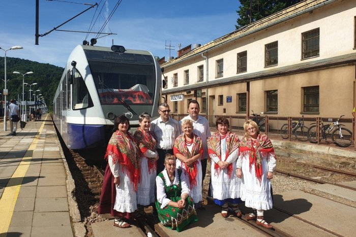 Ilustračný obrázok k článku Letné vlakové spojenie je opäť tu: Z Popradu bude jazdiť Beliansky expres dvakrát denne