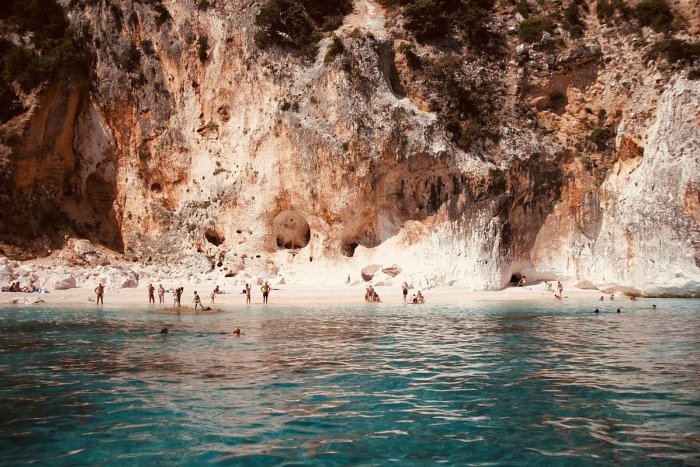 Ilustračný obrázok k článku Za TOTO vám v obľúbenej destinácii naparia 3-tisícovú pokutu: Vyhnite sa tomu obúkom!