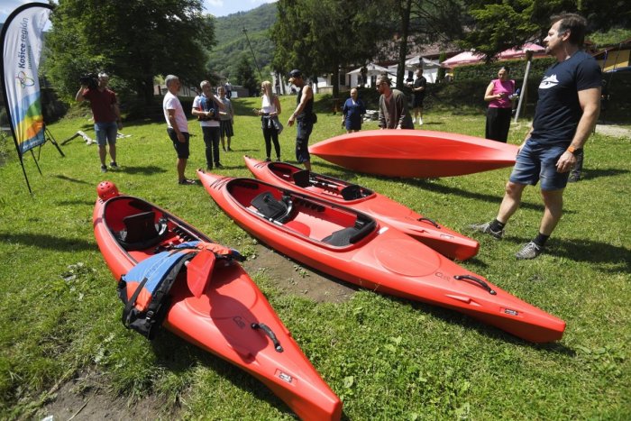 Ilustračný obrázok k článku NOVINKA na Hornáde: Systém zdieľaných kajakov cez aplikáciu na Slovensku nemá obdobu!
