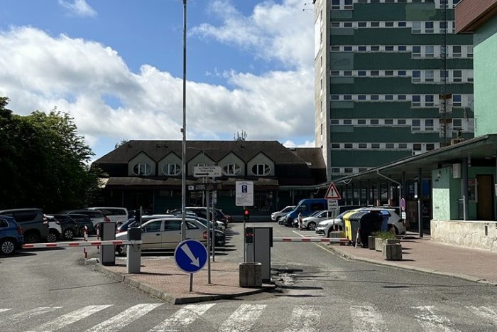 Ilustračný obrázok k článku Dôležitý oznam popradskej nemocnice: V TENTO deň pri detskej poliklinike nezaparkujeme